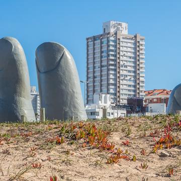 La Mano / Los dedos, Punta del Este, Uruguay