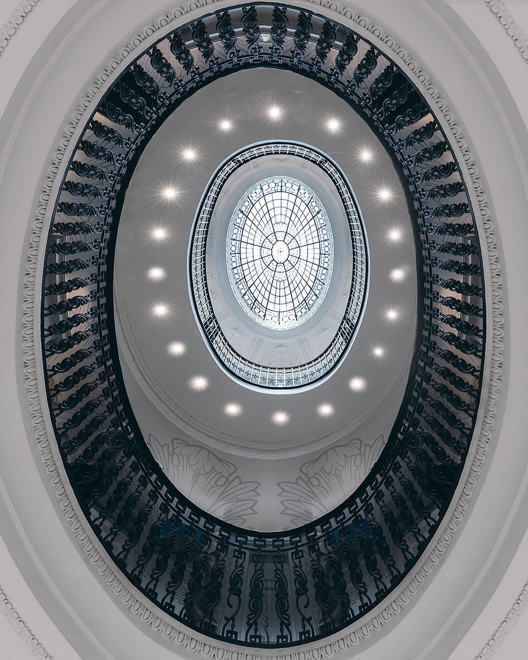 Look up I Glasgow, United Kingdom