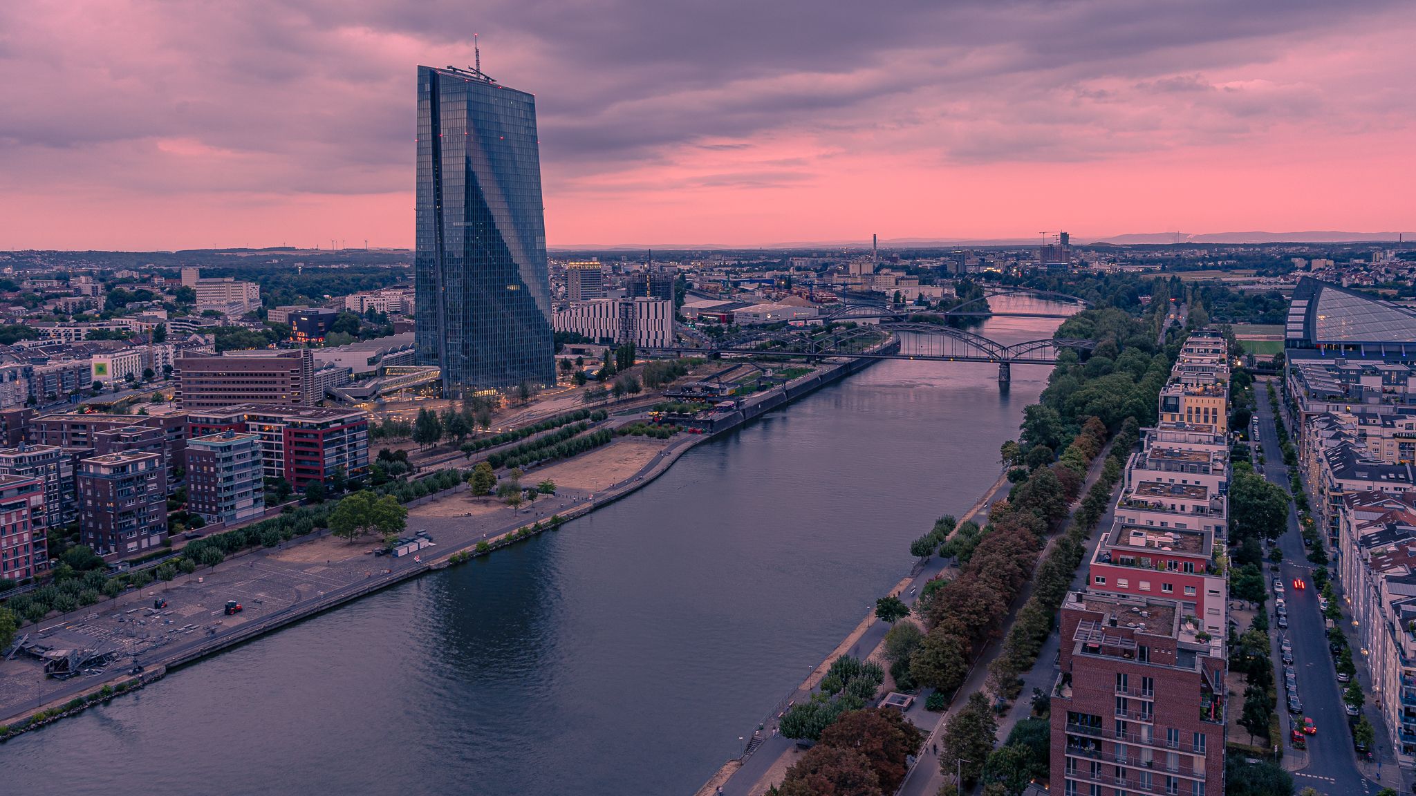 View from Main Plaza (Lindner Hotel) to EZB, Germany
