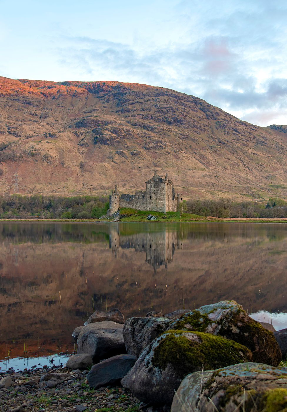 Rocks Kilchurn Castle, Loch Awe, Scotland, United Kingdom