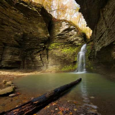 Fuzzy Butt Falls, USA