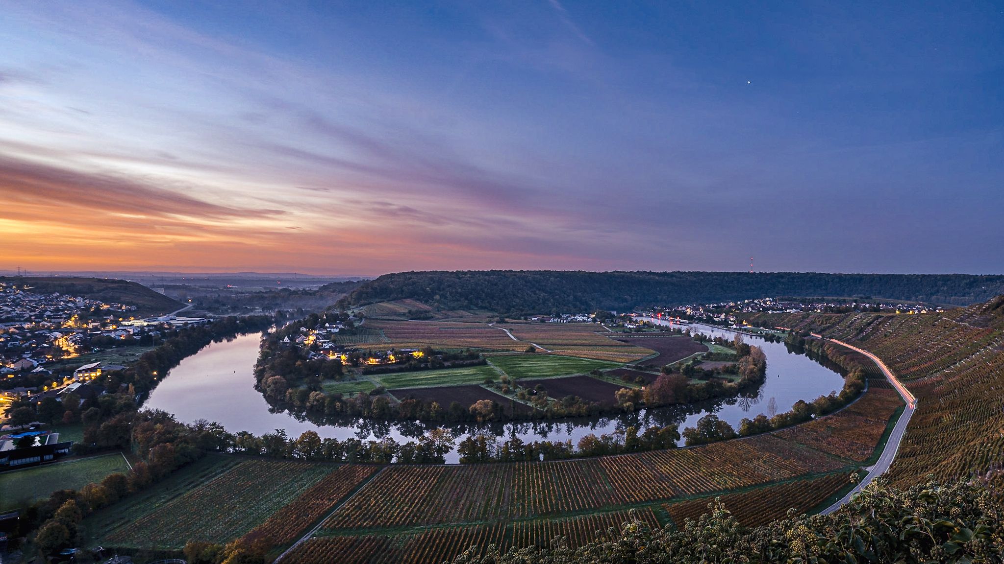 Neckarschleife bei Mundelsheim, Germany
