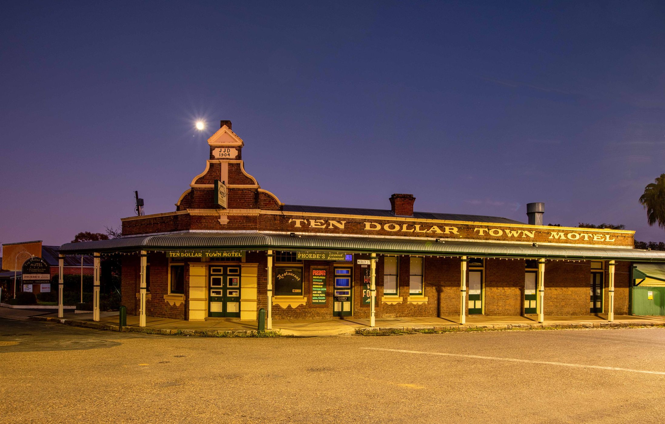 Ten Dollar Town Motel, Gulgong, New South Wales, Australia