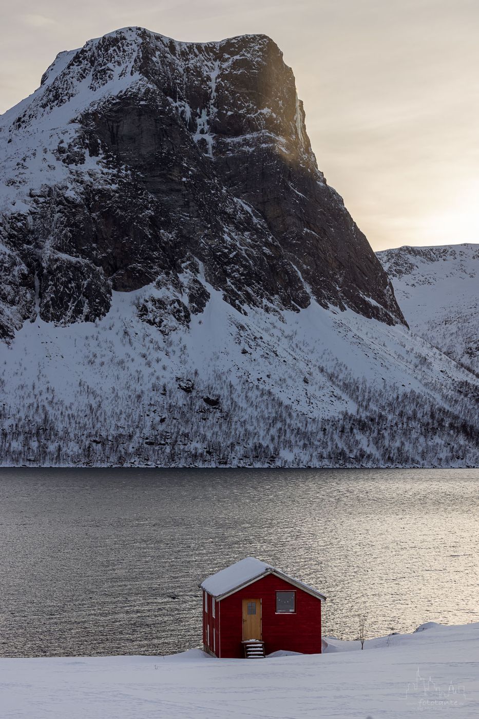 Bergsbotn red cabins, Norway