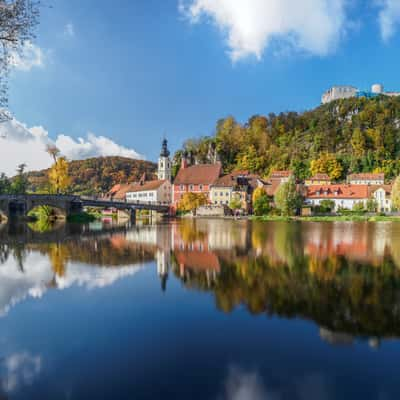 Kallmünz - Brücke, Ortskern mit Burgberg, Germany