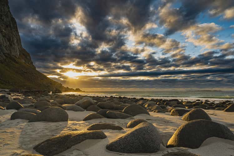 Left view, Uttakleiv Beach