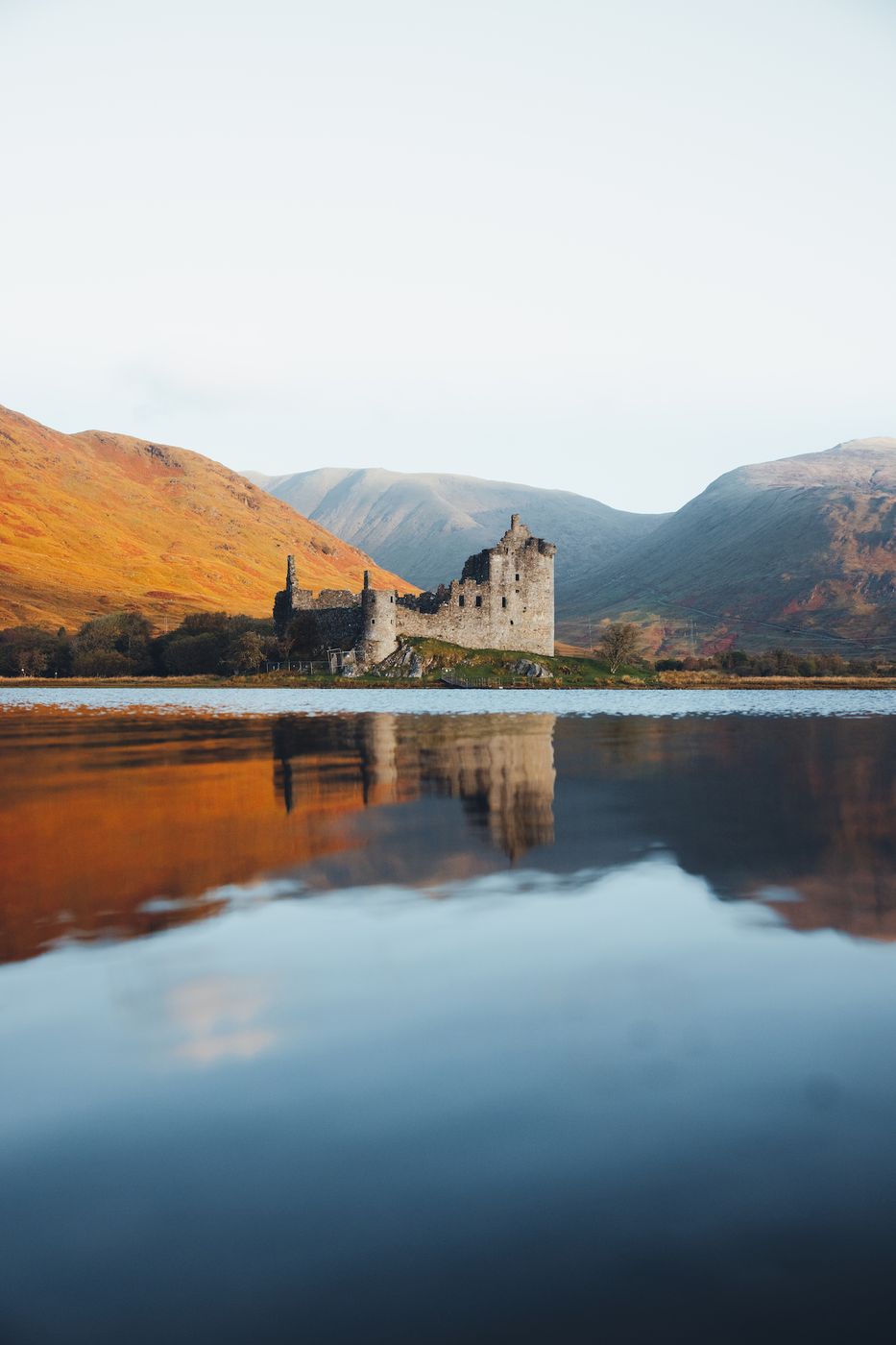 Rocks Kilchurn Castle, Loch Awe, Scotland, United Kingdom