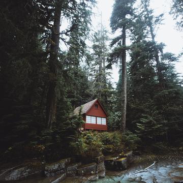 Red cabin near Franklin Falls Trailhead, USA