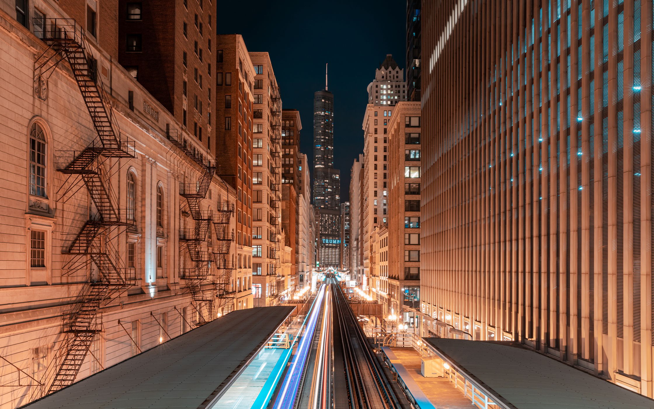 Trump Tower from Adams/Wabash, Chicago, USA