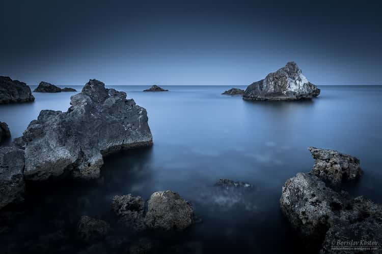Tyulenovo Central rocks