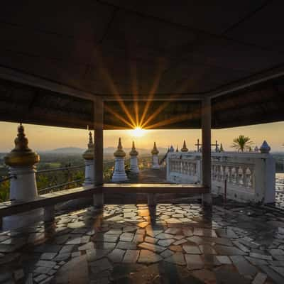 Wat Pa Thavorntham Sathit, Thailand