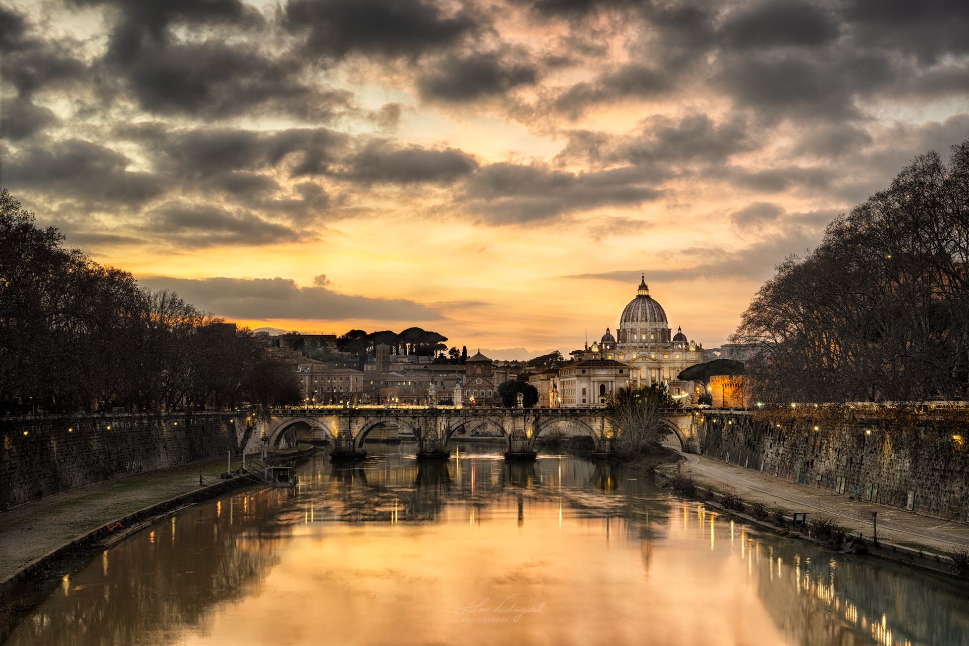 Basilica di San Pietro from Ponte Umberto I, Italy