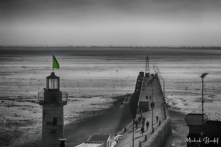Jetty of the port of the swell in cancale