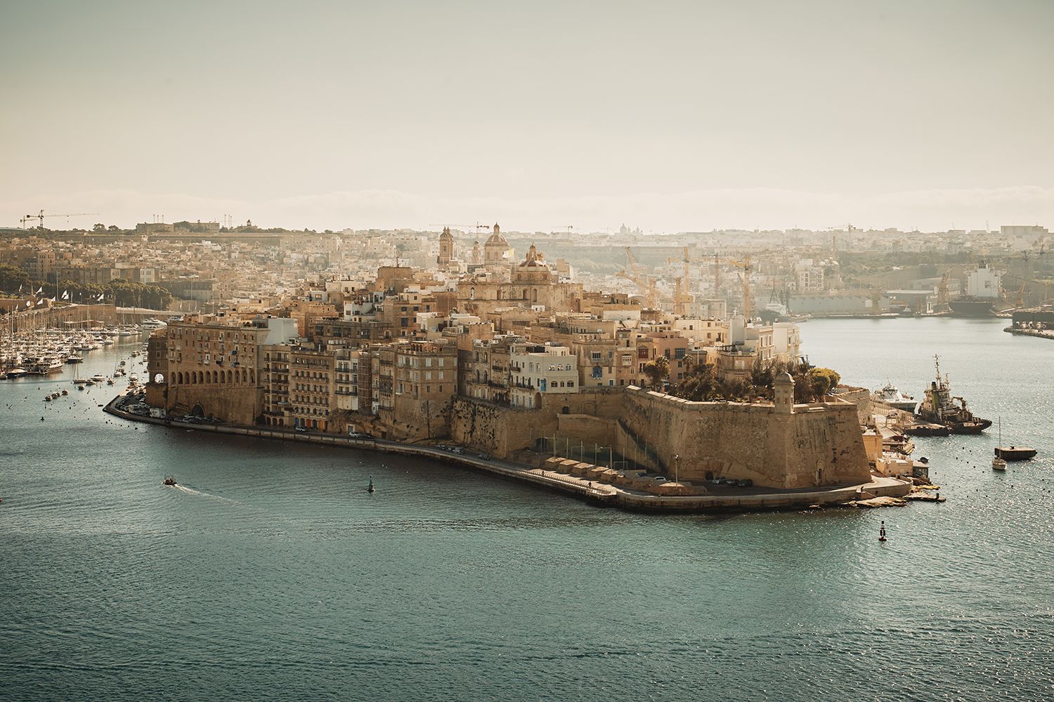 Les Gavroches, Malta