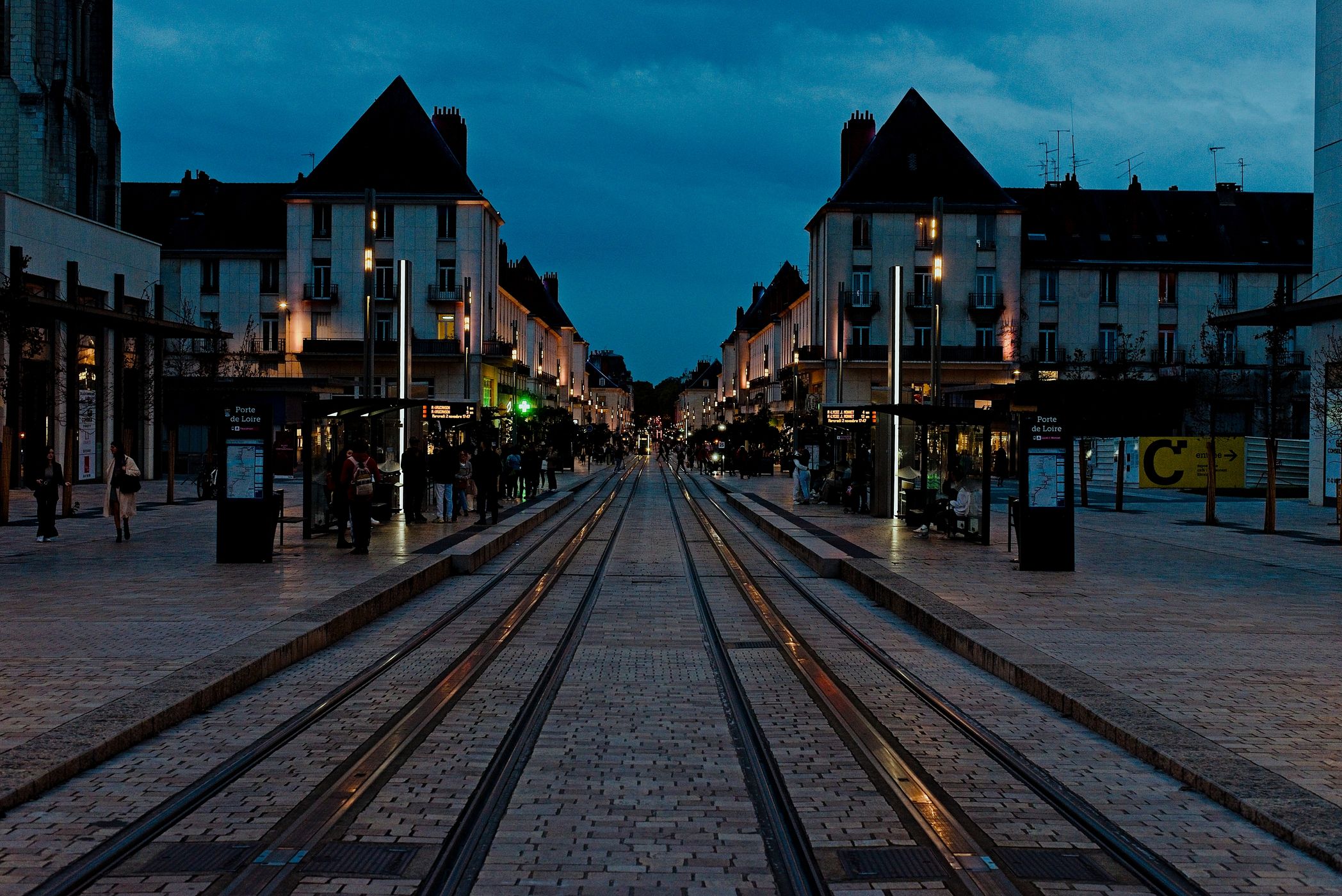 Rue nationale, Pont Wilson, Tours, France