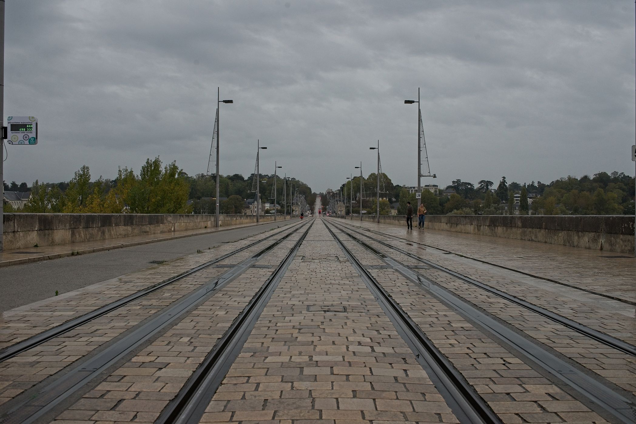 Rue nationale, Pont Wilson, Tours, France