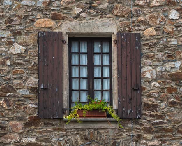 Window in Najac
