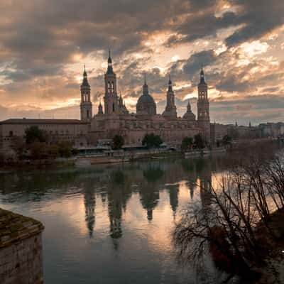 Basilica del Pilar from the Zaragoza´s Stone Bridge, Spain