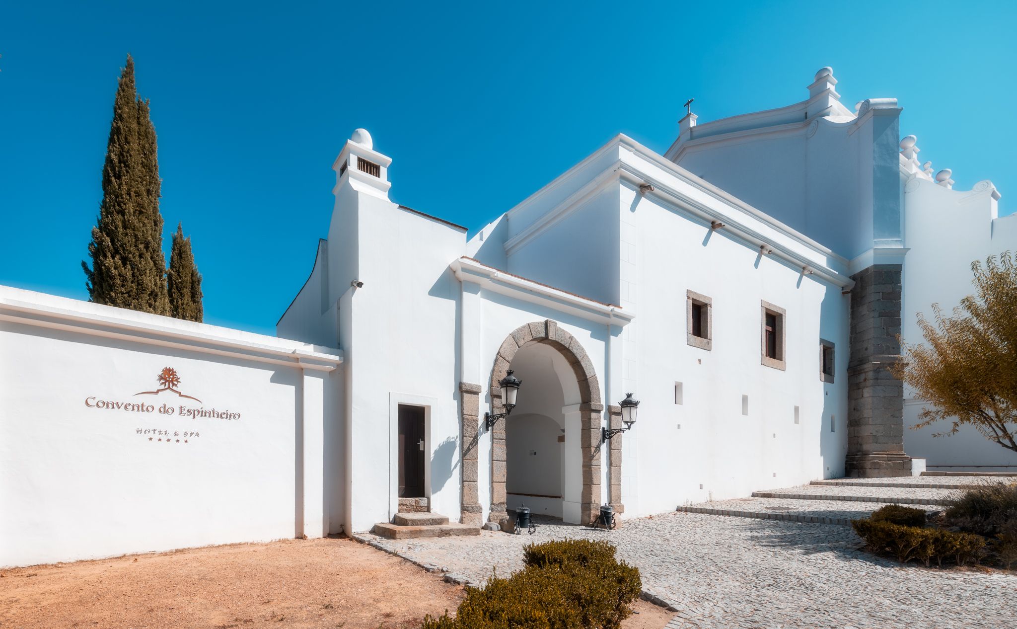 Convento do Espinheiro, Portugal