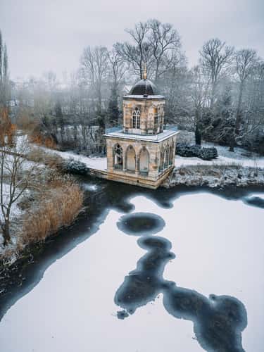 Gothic Library [drone]