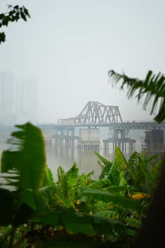Long Biên Bridge from Banana Island