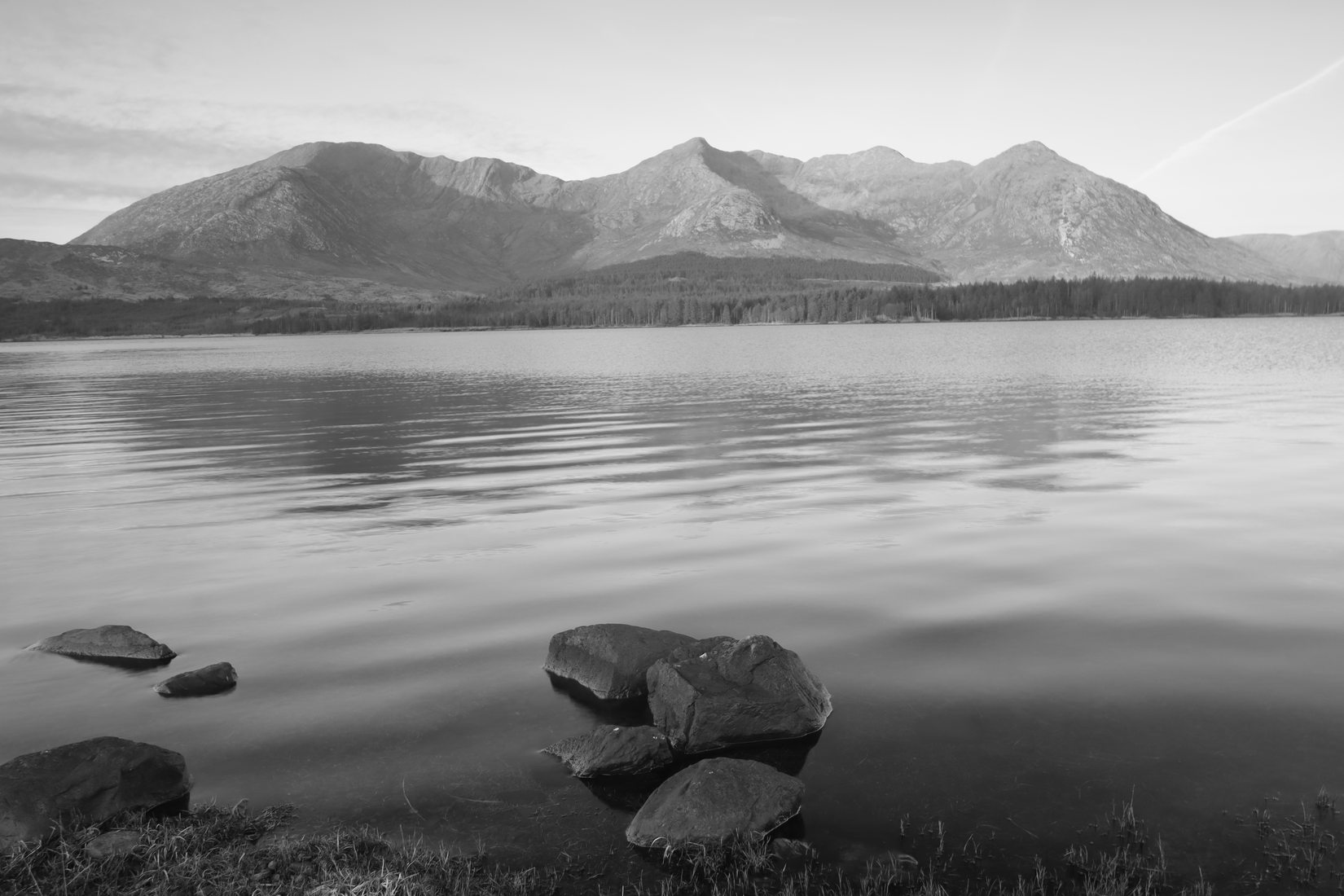 lough-inagh-ireland