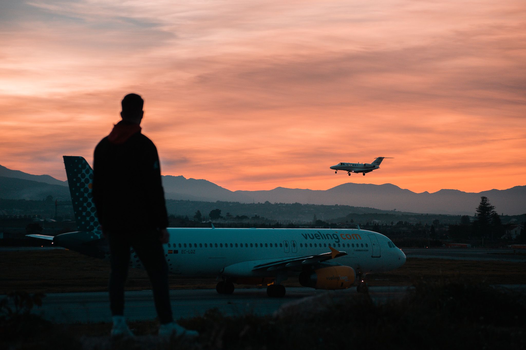 Arrival and departure of airplanes, Spain