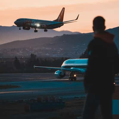 Arrival and departure of airplanes, Spain