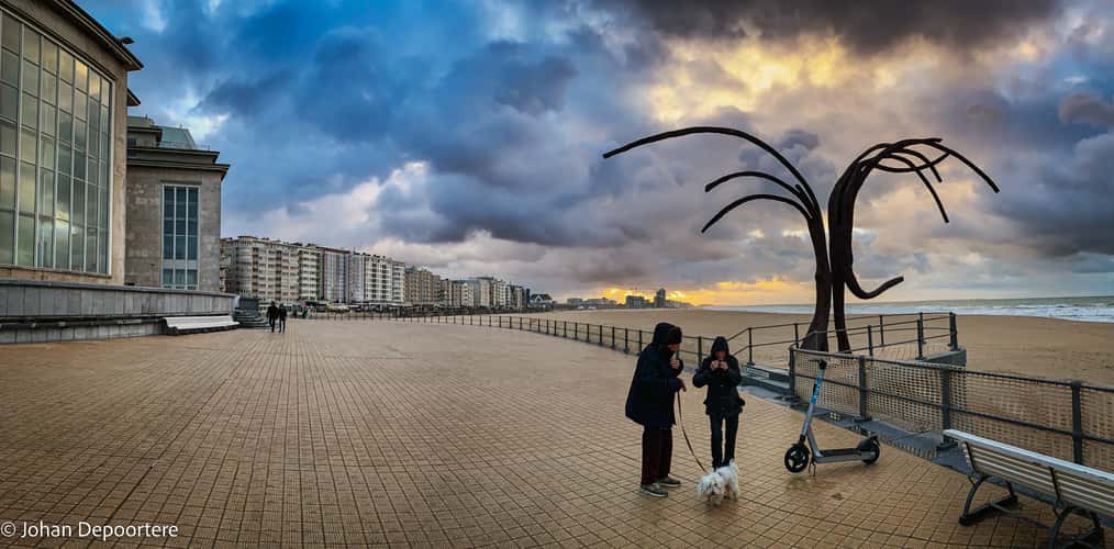 Oostende Casino and seawall