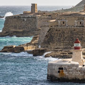 Ricasoli lighthouse and fort, Malta