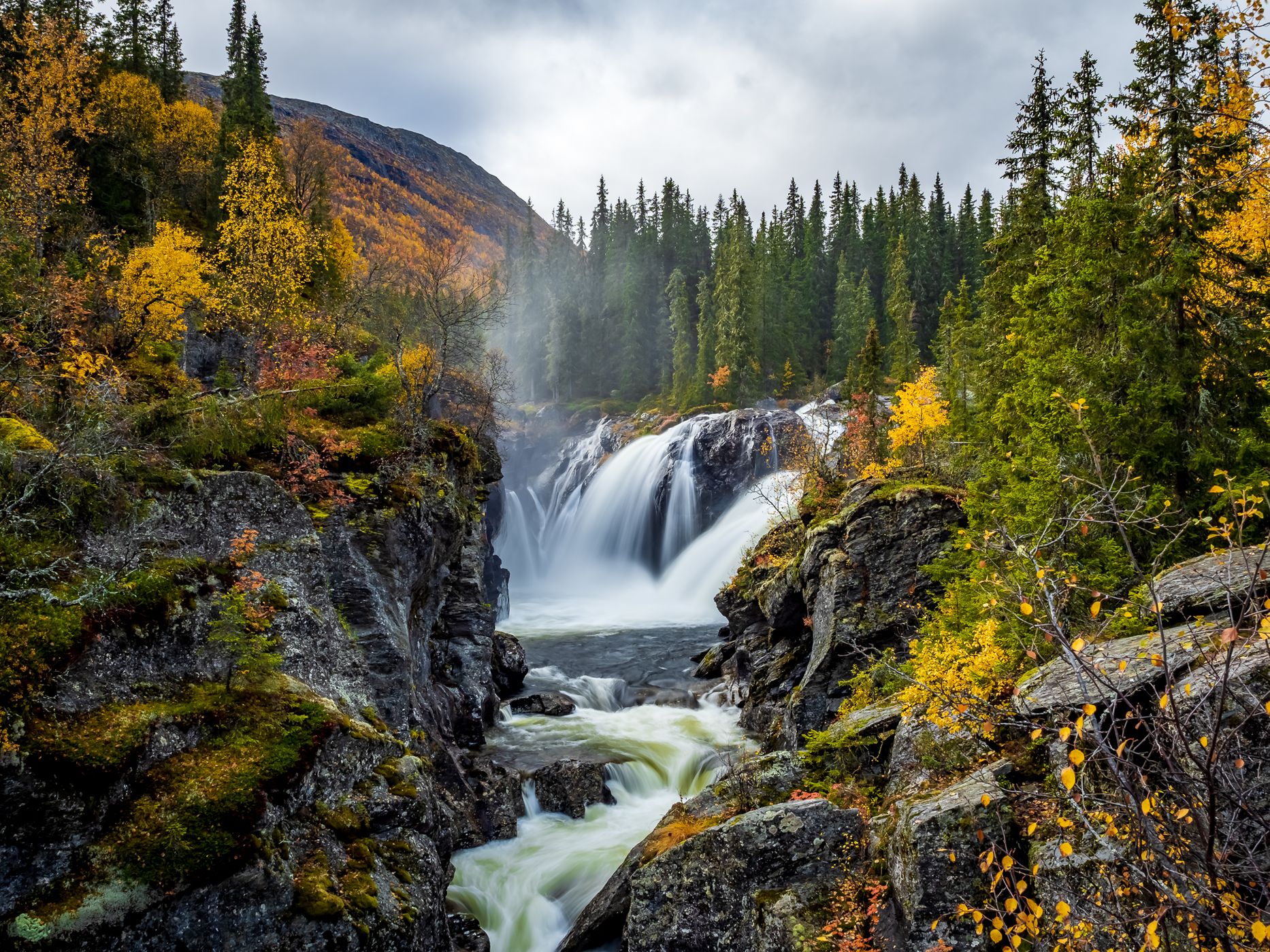 Rjukandefoss waterfall, near Hemsedal, Norway, Norway
