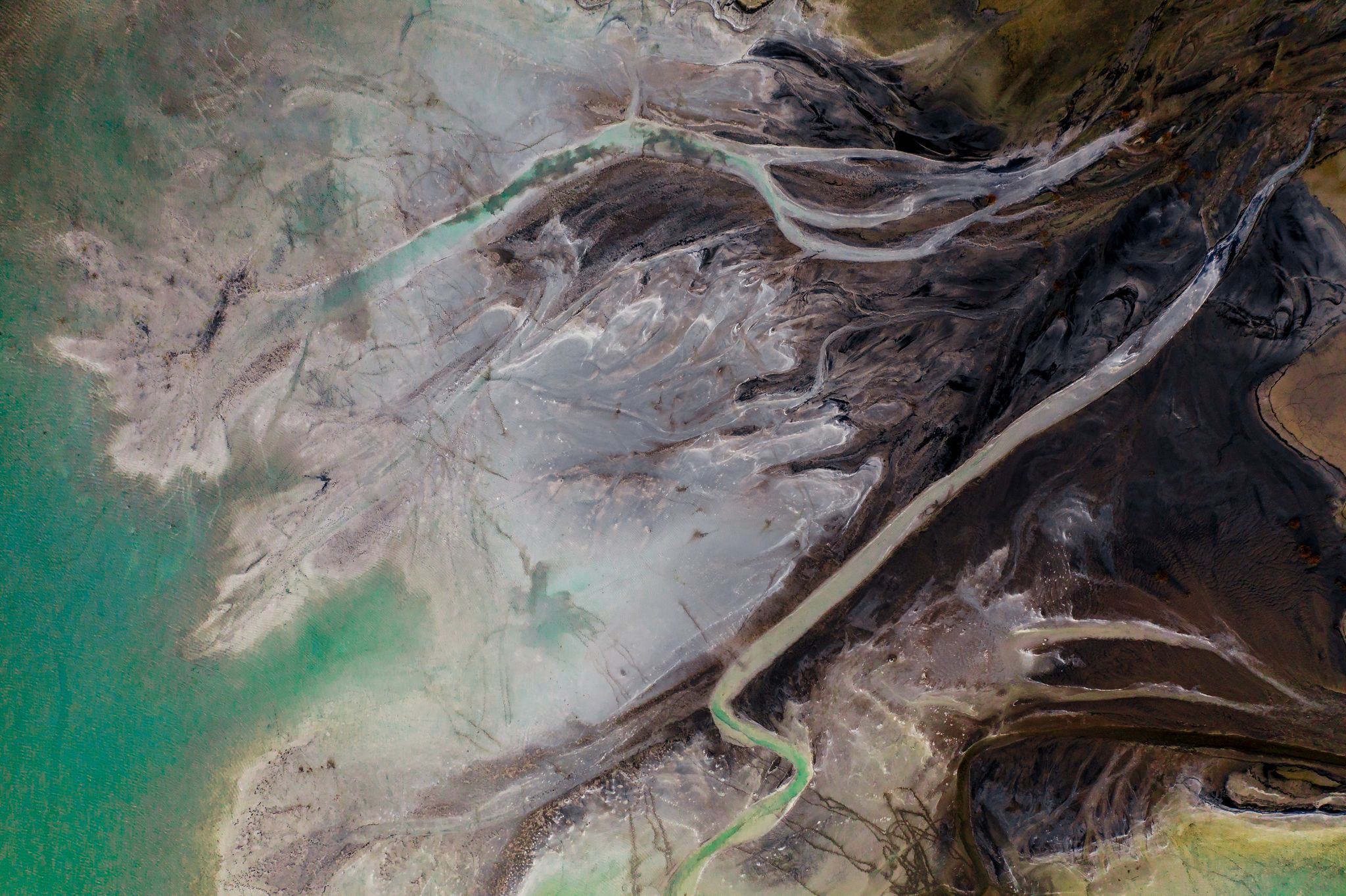 Similar ground textures like in Iceland, Ajka, Hungary