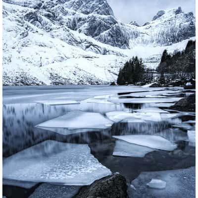 Storvatnet Nusfjord, Norway