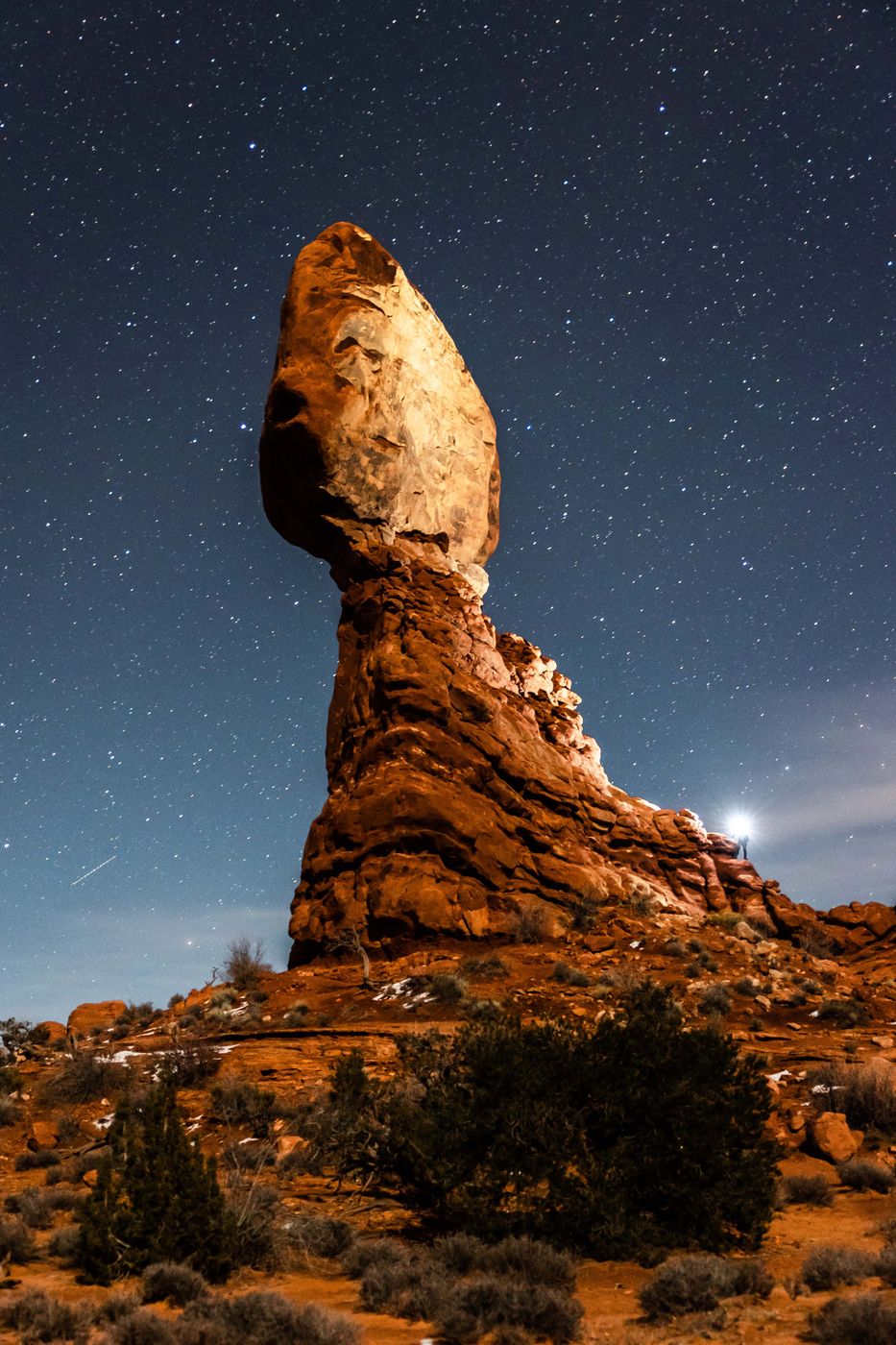 Balanced Rock, Arches National Park, Utah, USA