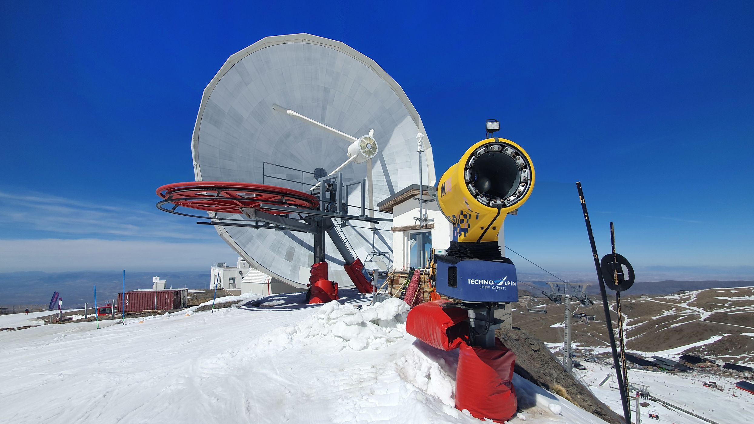 Observatorio del Pico / Telesilla Emílio Reyes, Spain