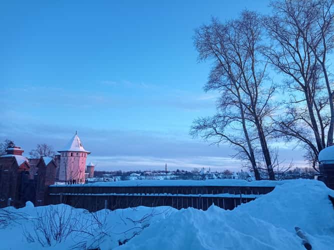 Old house and morestery wall, Suzdal