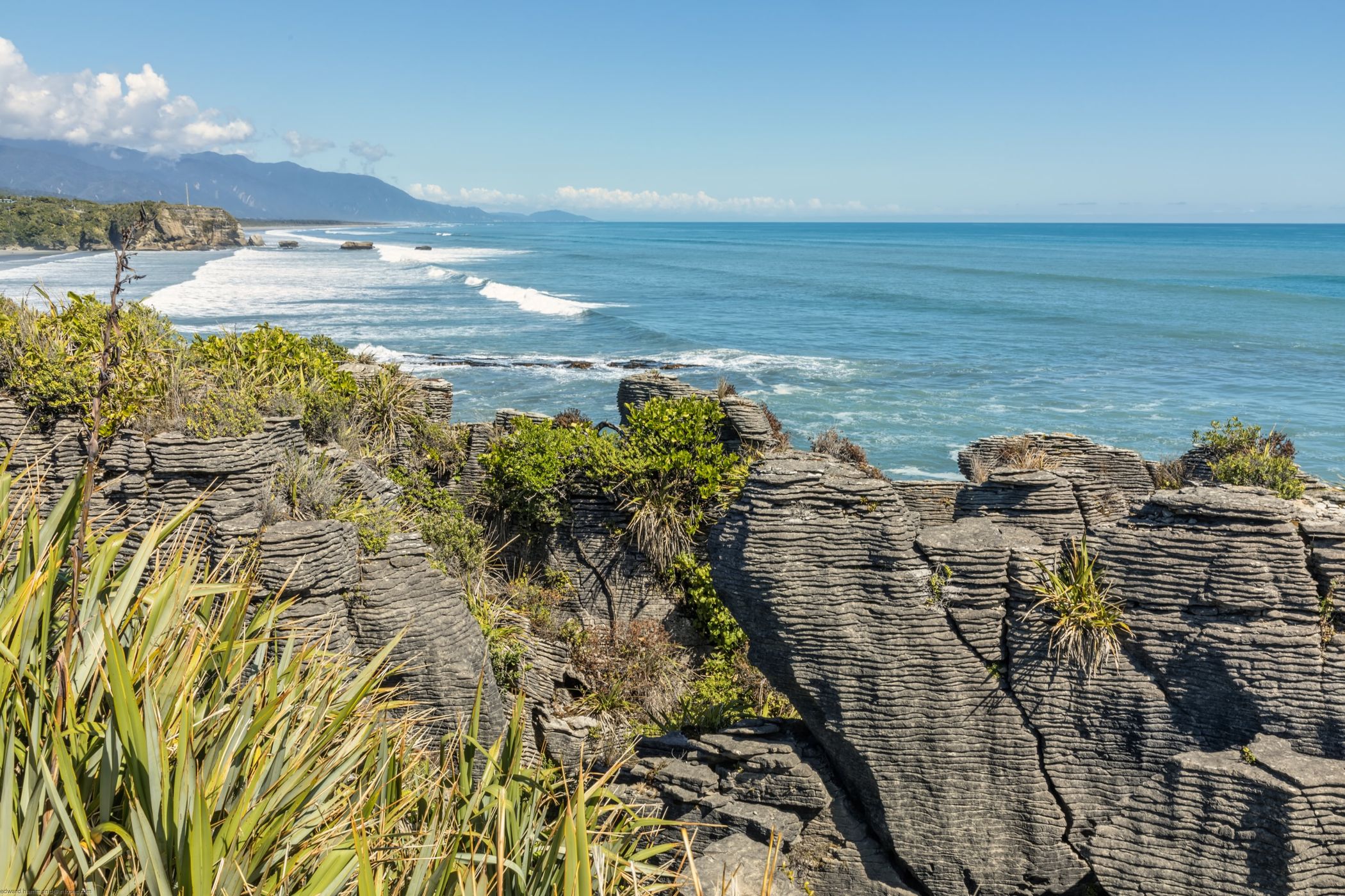 Punakaiki / Pancake Rocks blow holes, New Zealand