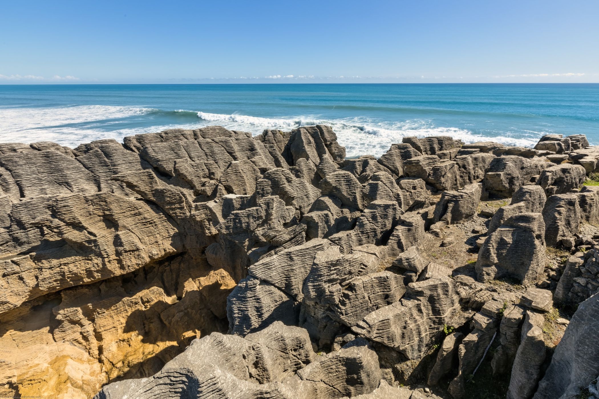 Punakaiki / Pancake Rocks blow holes, New Zealand