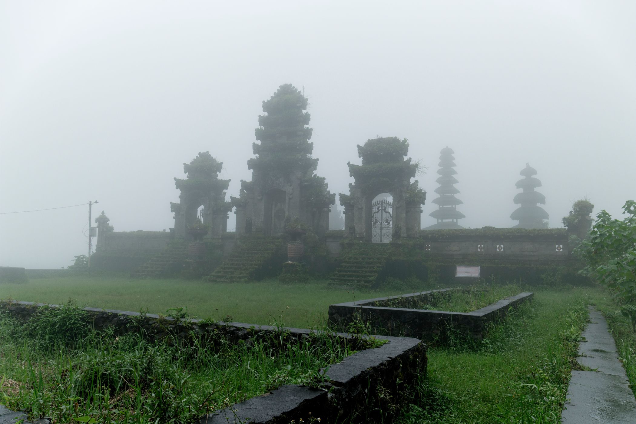Pura Ulun Danu Tamblingan, Bali, Indonesia