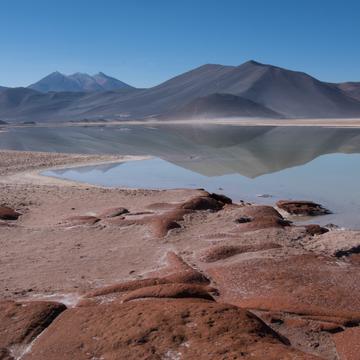 Salar de Aguas Calientes Sur (Piedras Rojas), Chile