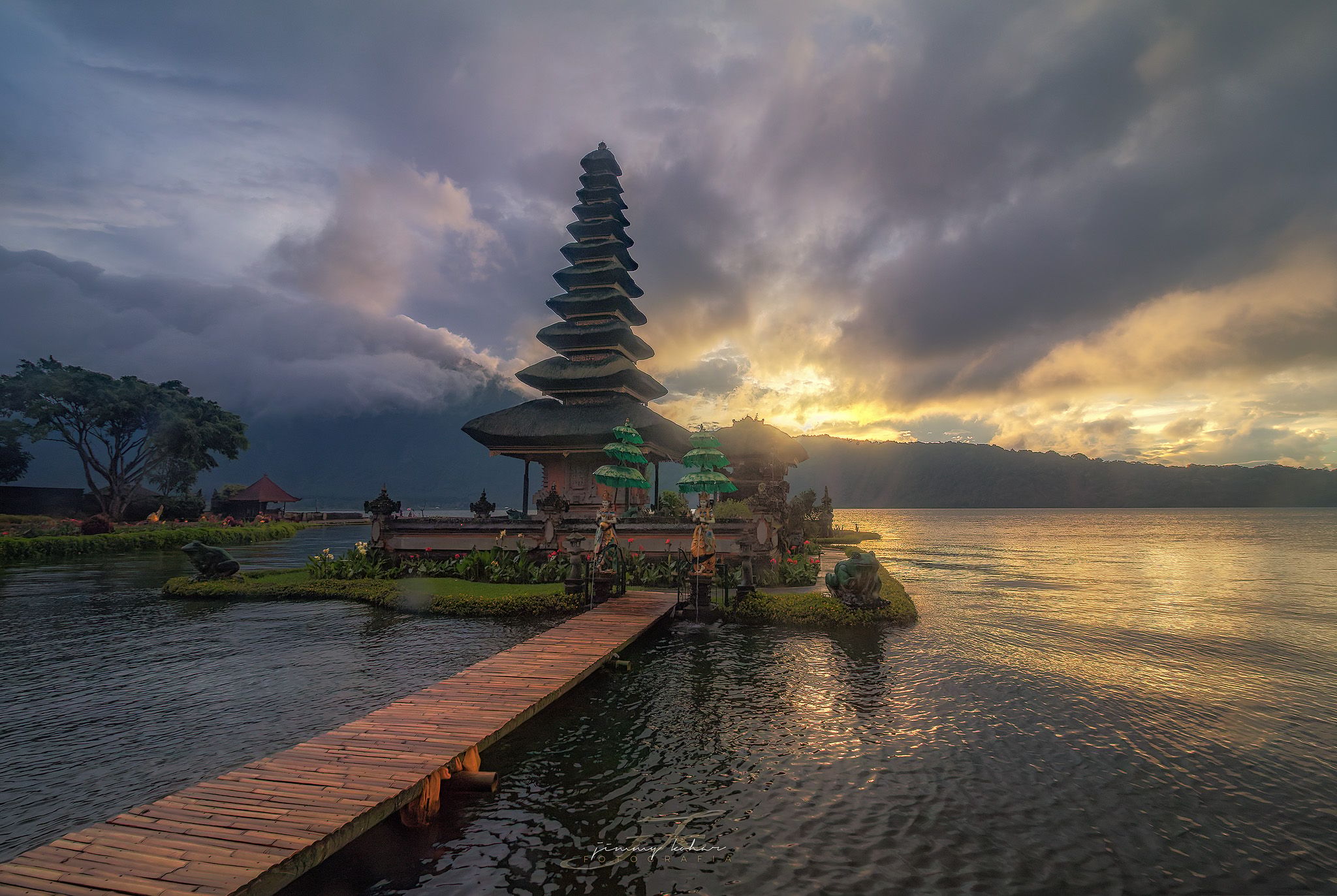 Ulun Dani Beratan Temple, Indonesia