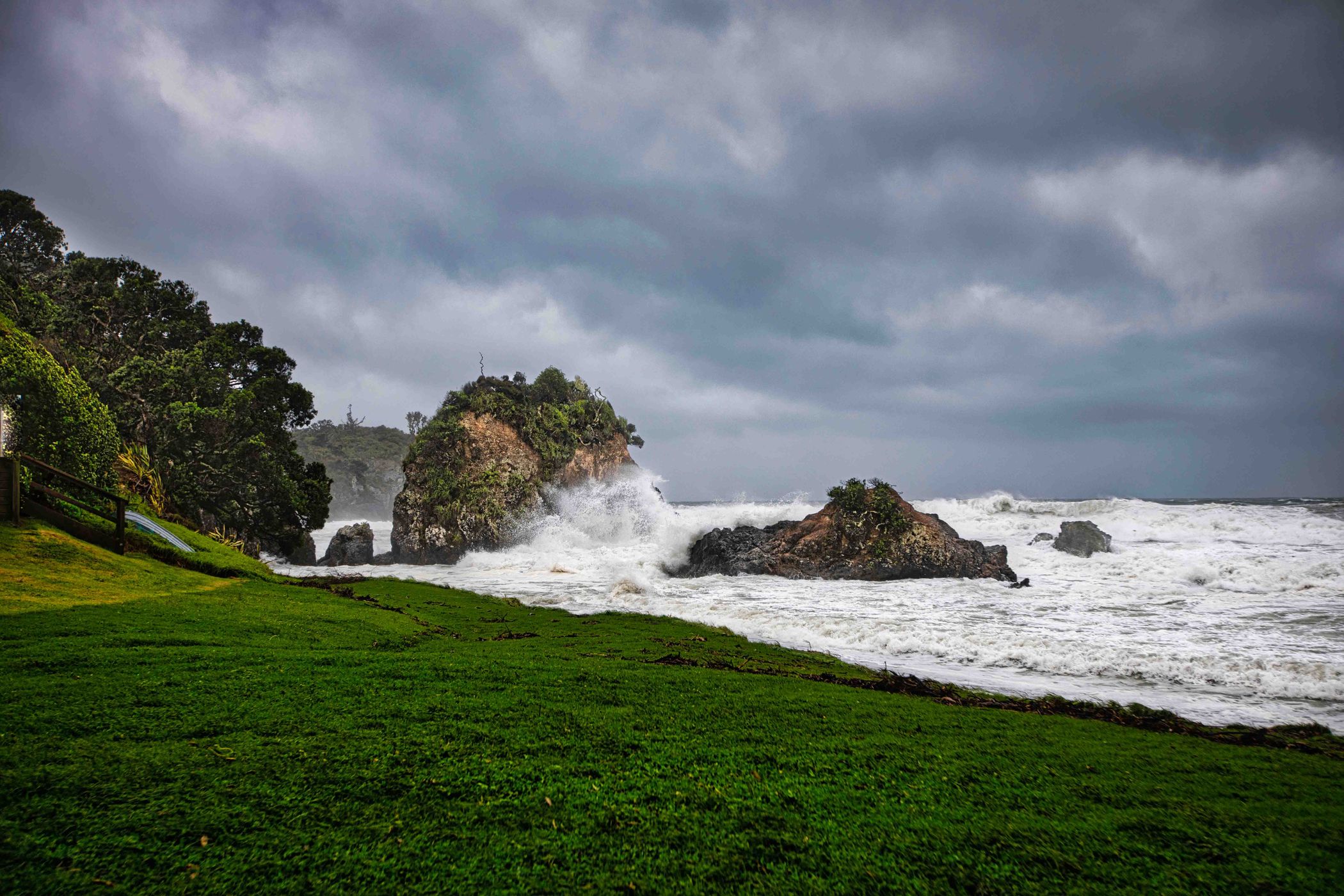 Wave surge, Rocky Bay Reserve, Bay of Islands, North Island, New Zealand