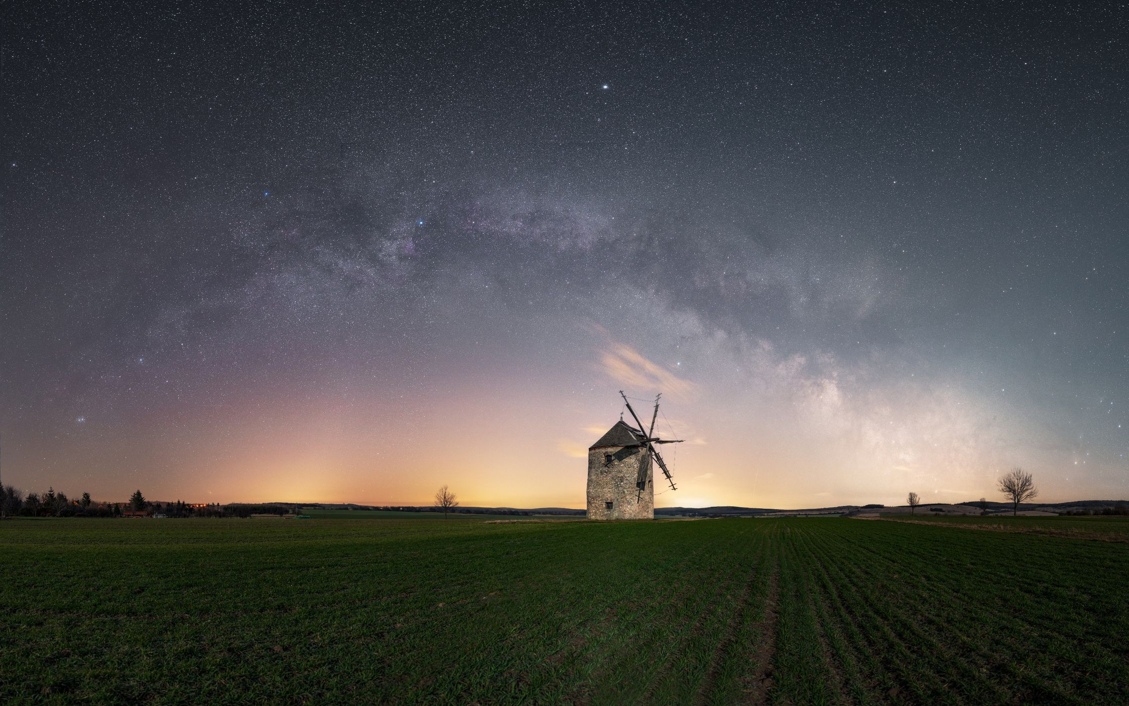 Windmills Tés, Hungary