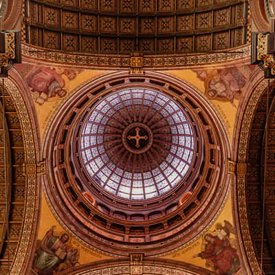 The interior of the Basilica of Saint Nicholas, Amsterdam, Netherlands