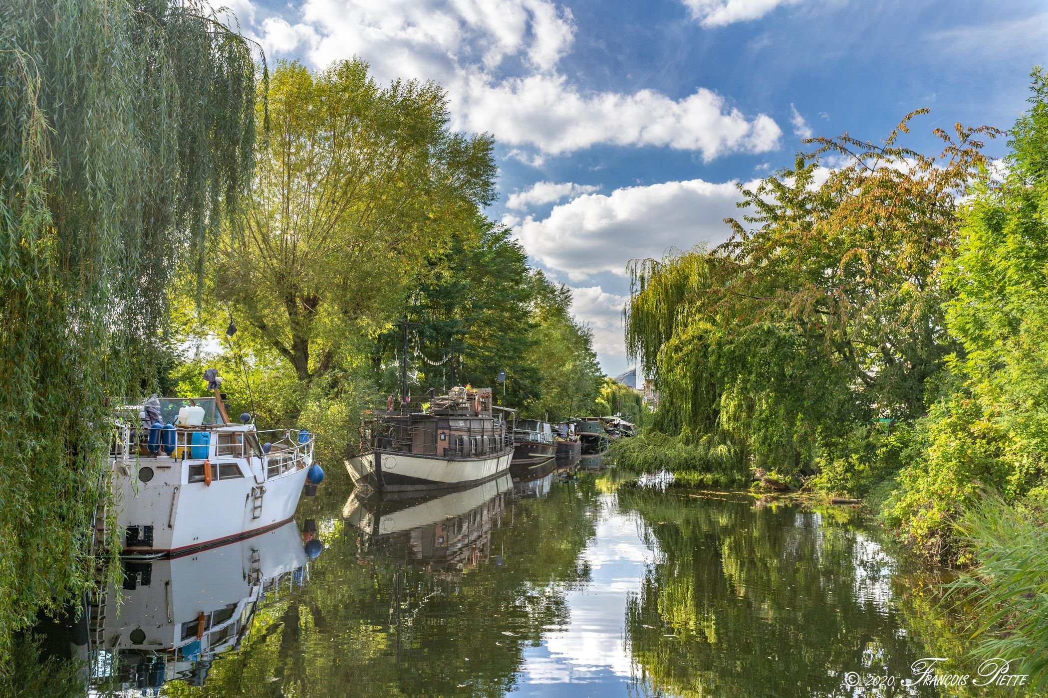 Canal de l'Ourthe (Liège, Aguesses), Belgium