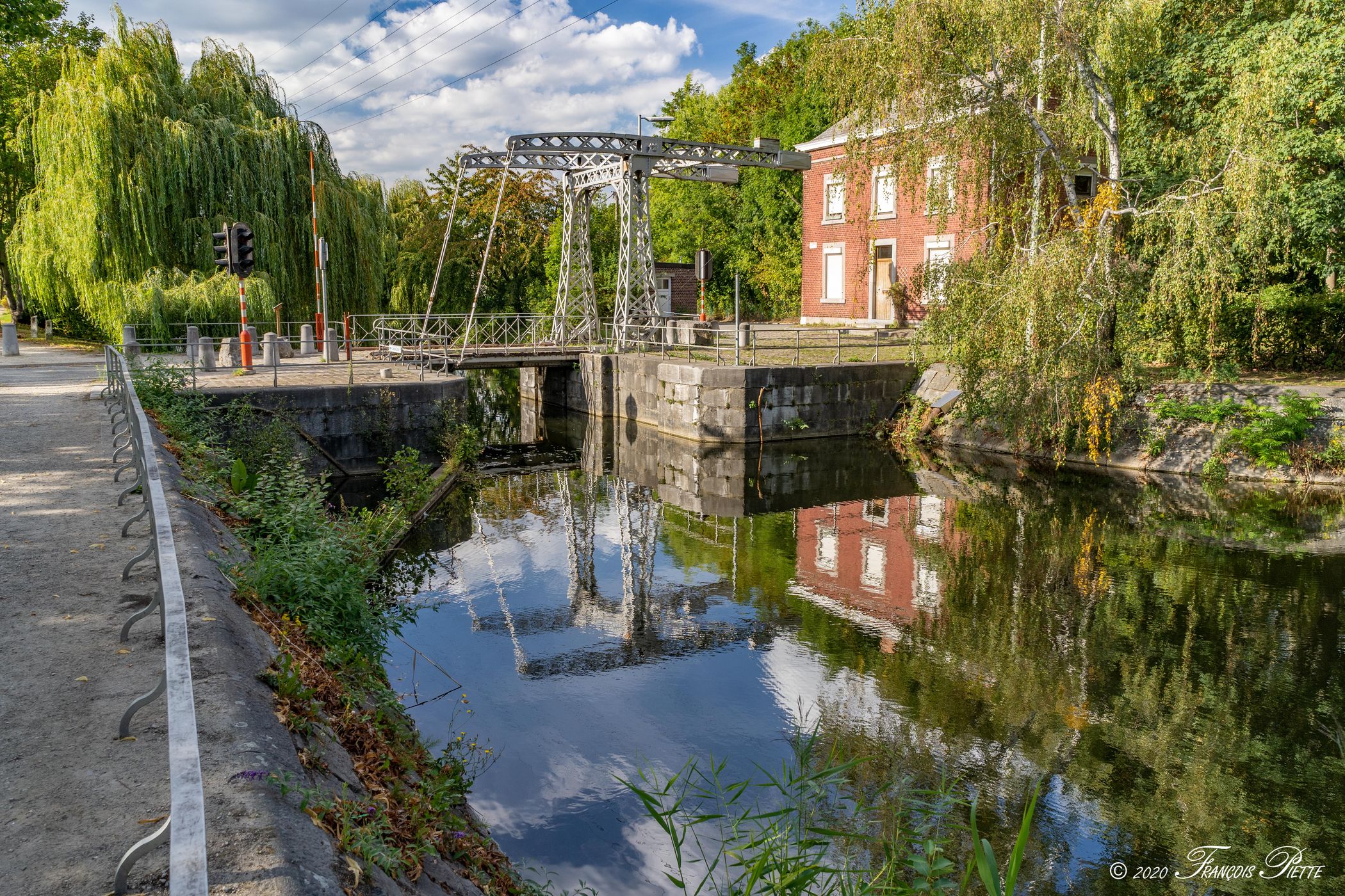 Canal de l'Ourthe (Liège, Aguesses), Belgium