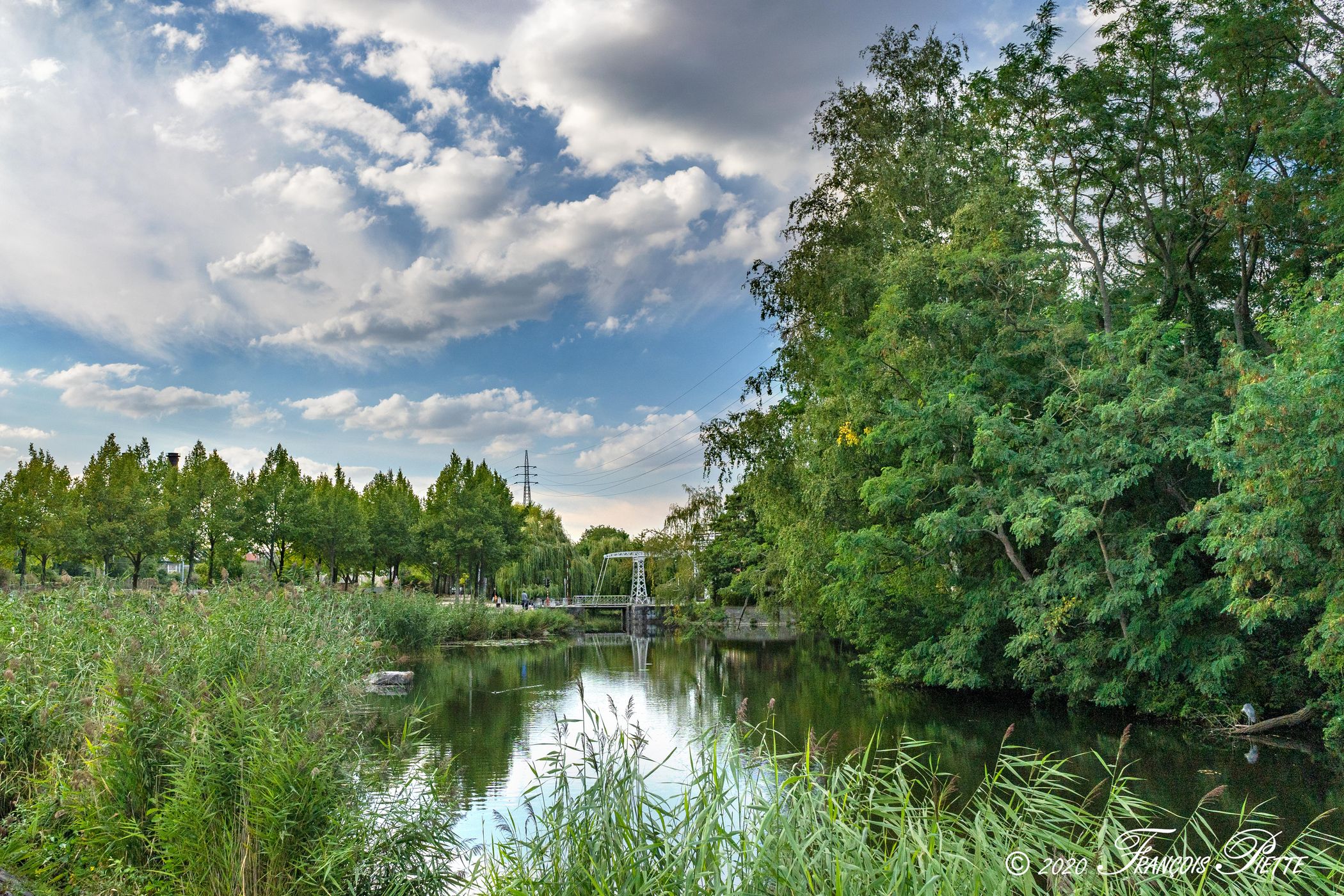 Canal de l'Ourthe (Liège, Aguesses), Belgium