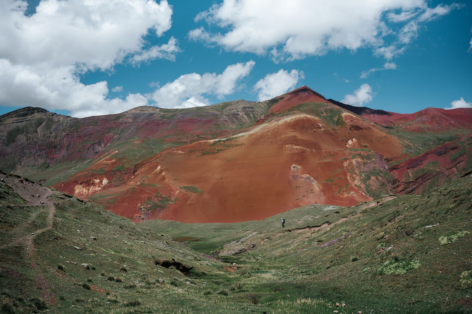 Hiking trail to Apacheta Chucura Pass, Ausangate, Peru