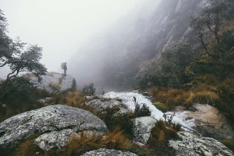 Hiking trail to Laguna Churup