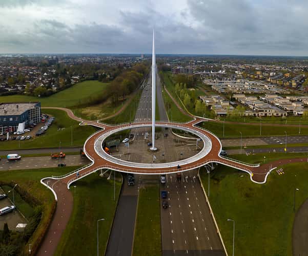 Hovenring Roundabout for by cyclers, Eindhoven